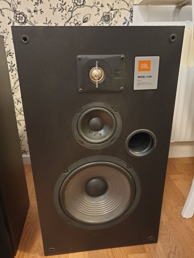 Begagnade högtalare JBL TLX8