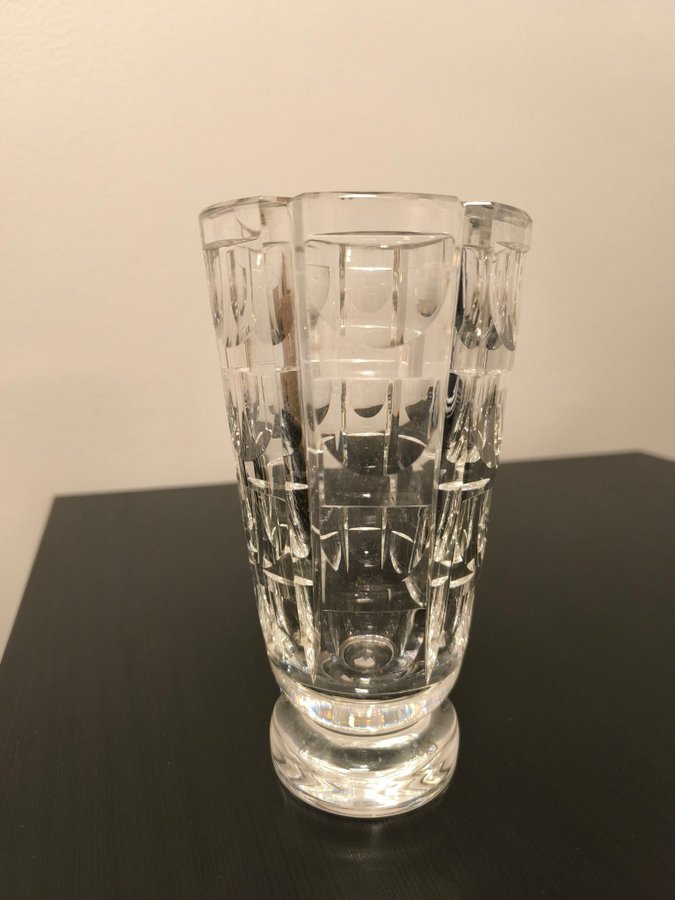 Glasvas, Orrefors design av Simon Gate.