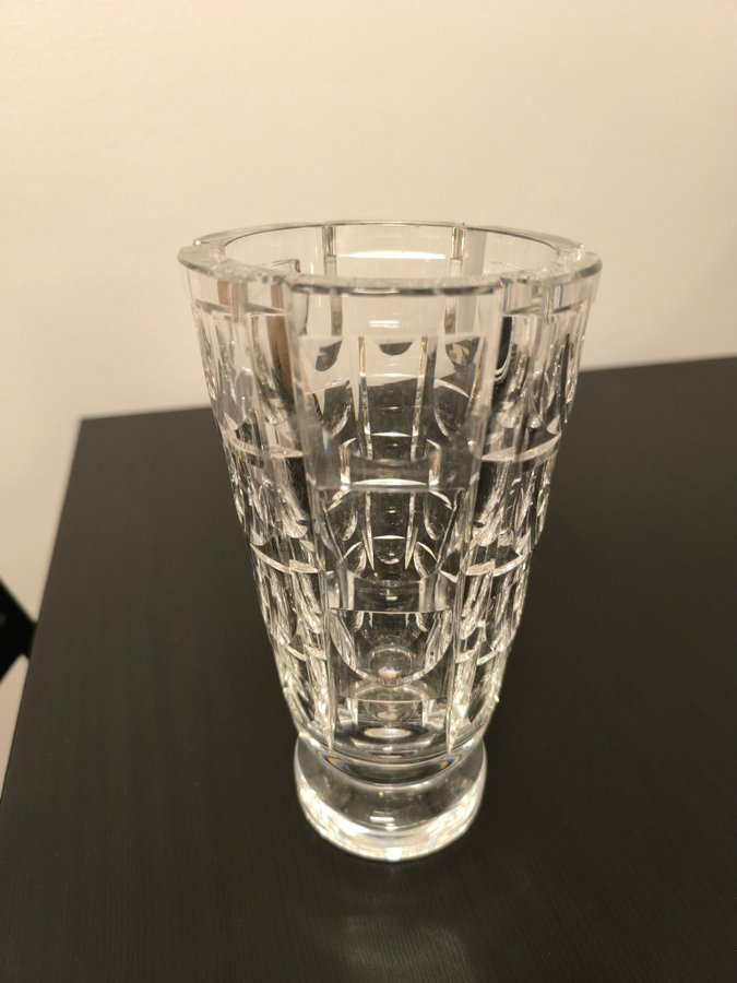 Glasvas, Orrefors design av Simon Gate.