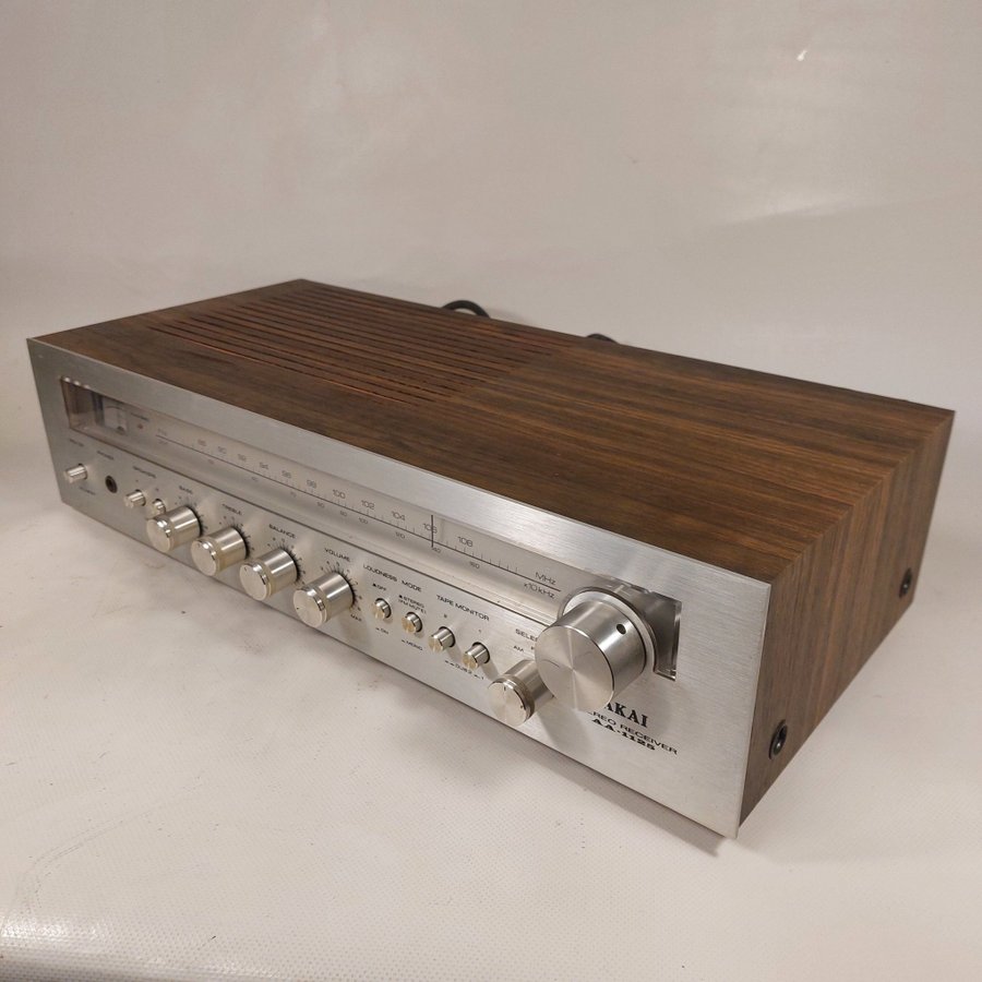 AKAI AA-1125 stereo receiver förstärkare