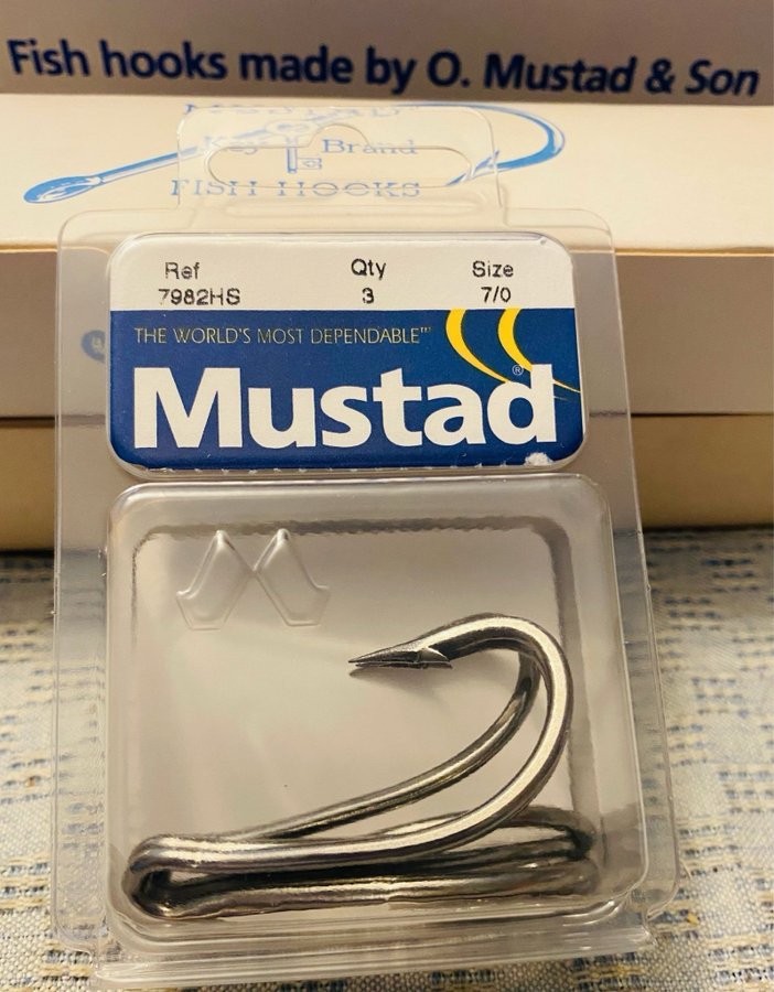 MUSTAD 7/0. Qual 7982 HS. 3 st STORA kvalitets Dubbelkrokar!