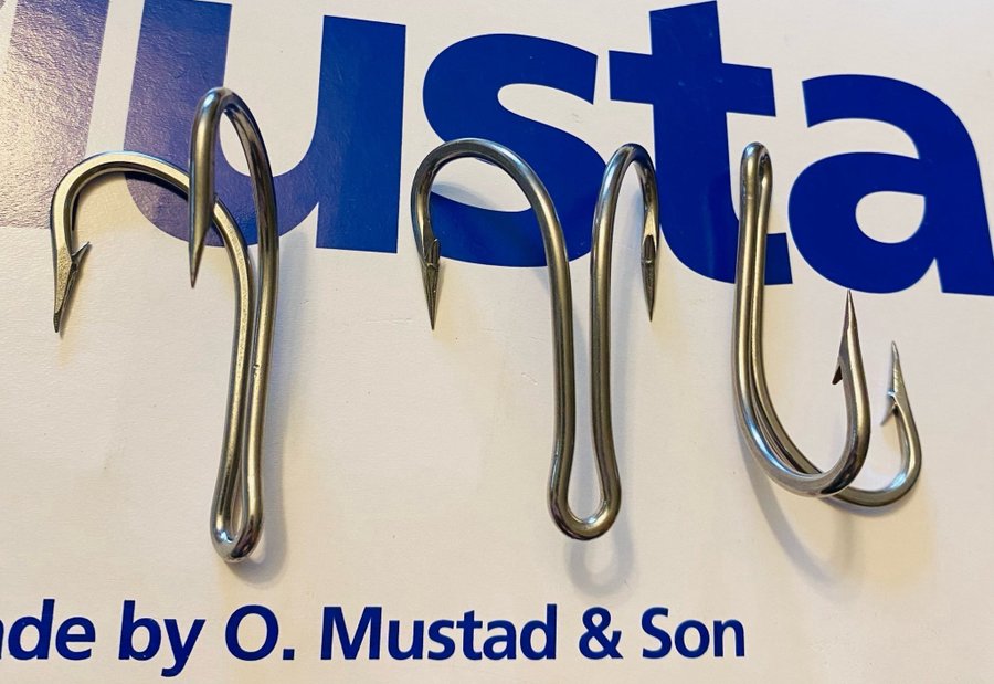 MUSTAD 7/0. Qual 7982 HS. 3 st STORA kvalitets Dubbelkrokar!