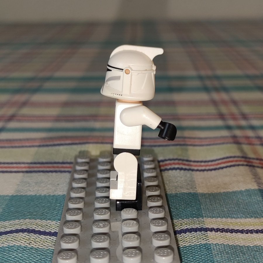 Lego Star Wars Clone Trooper phase 1 scowl