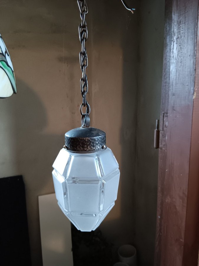 Gammal Hängande lampa med kedja