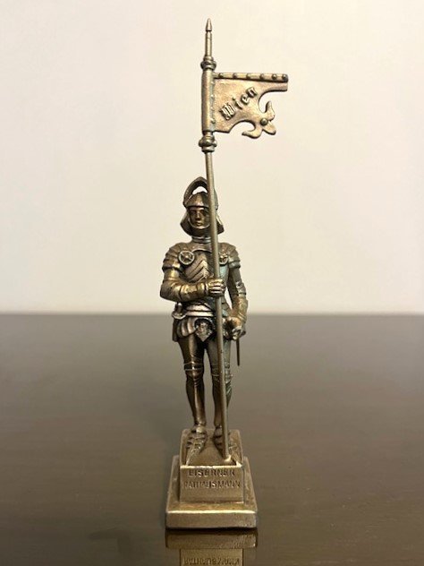 Figurin i tenn 15 cm Pansarriddarstaty. Eisenstatuette des Wiener Rathausmannes