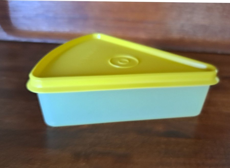 TUPPERWARE liten triangelburken