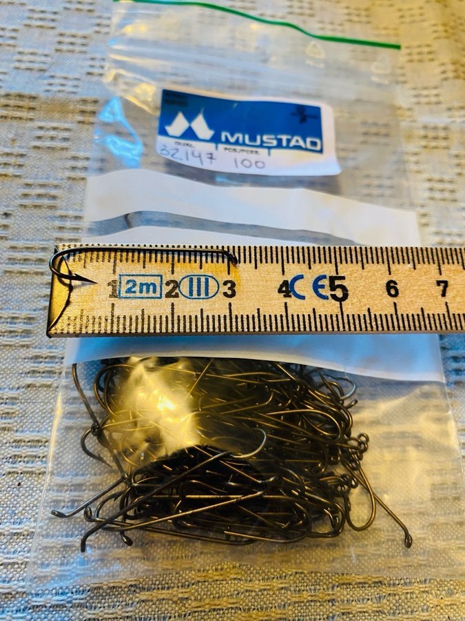 Mustad 32147  Fina bronskrokar =100st i påse  Kvalitet!