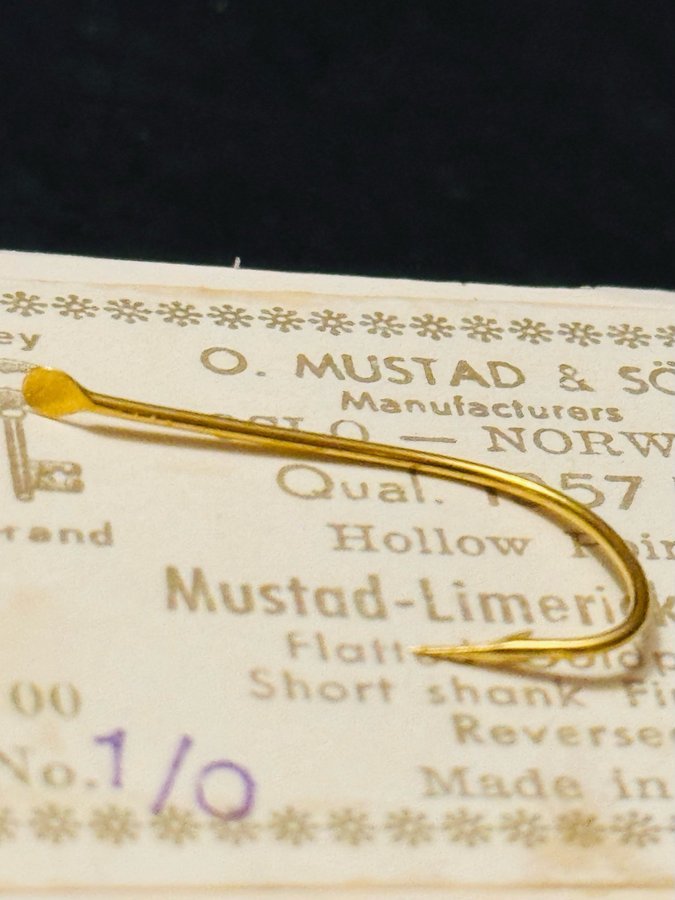 MUSTAD 1/0 Qual 1957 D . Krok jag inte lagt upp tidigare! 100st i sin ask !+++