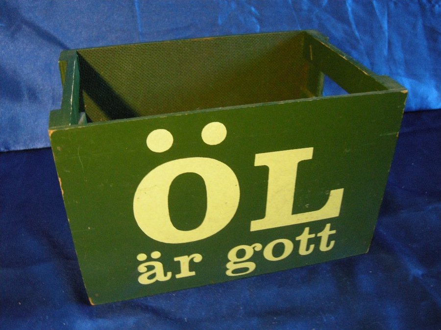 Äldre mindre trälådabackölback med texten "ÖL är gott"Passar 6 burkar/flaskor