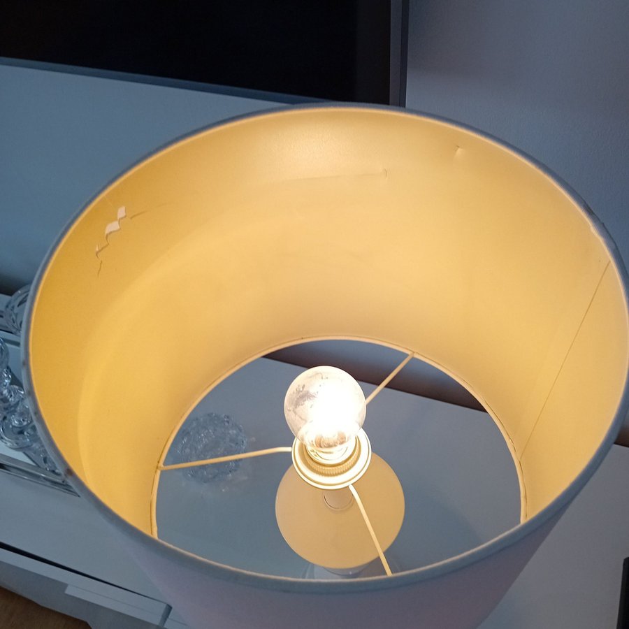 K-Fab bordslampa vit