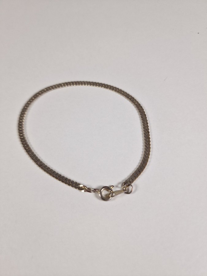 Silverfärgat armband