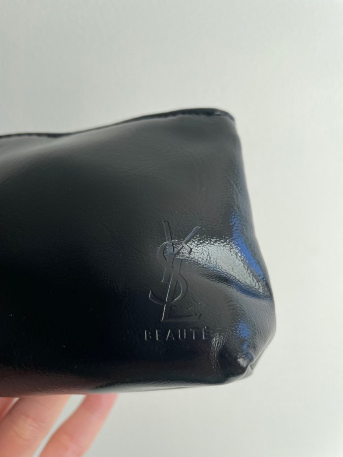 Yves Saint Laurent Beauté Black pouch / Coin purse