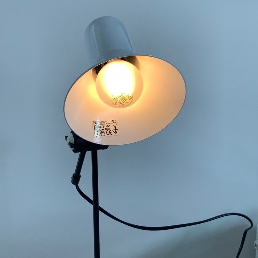 Vintage 70-tals 80-tals skrivbordslampa Italien Veneta Lumi Design