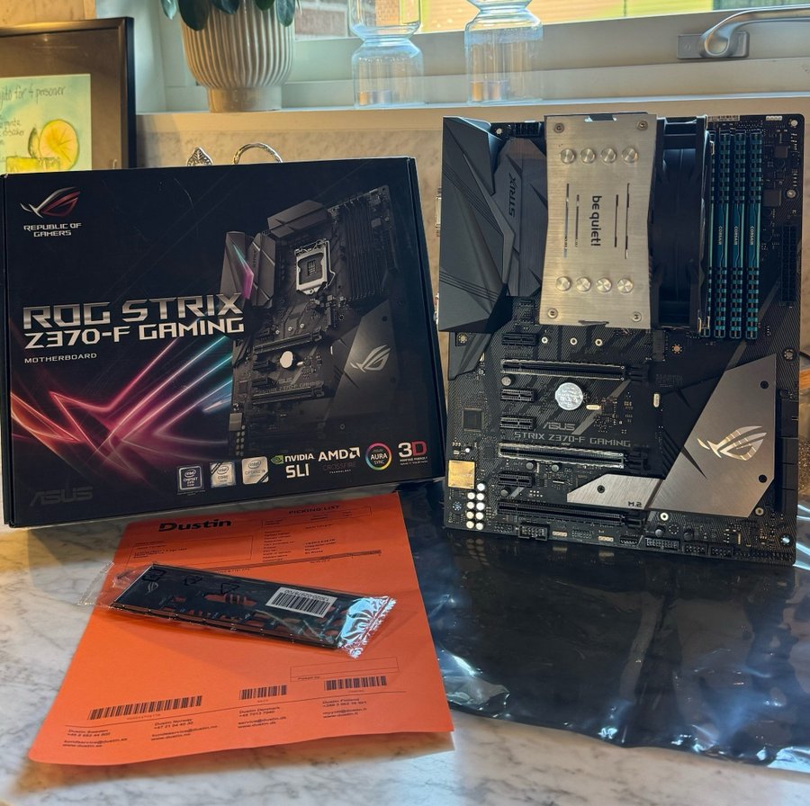 ASUS ROG STRIX Z370-F Gaming+i5 8600k+16GB Ram+Kylare+kvitto