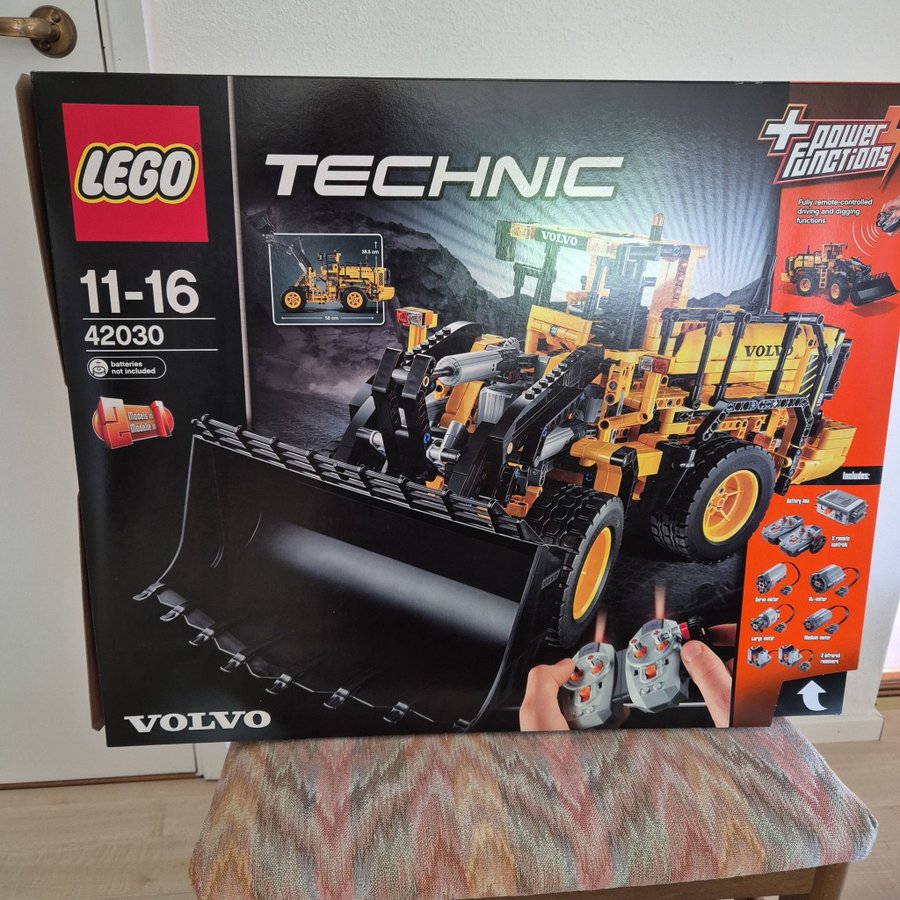 LEGO Technic 42030 Volvo L350F