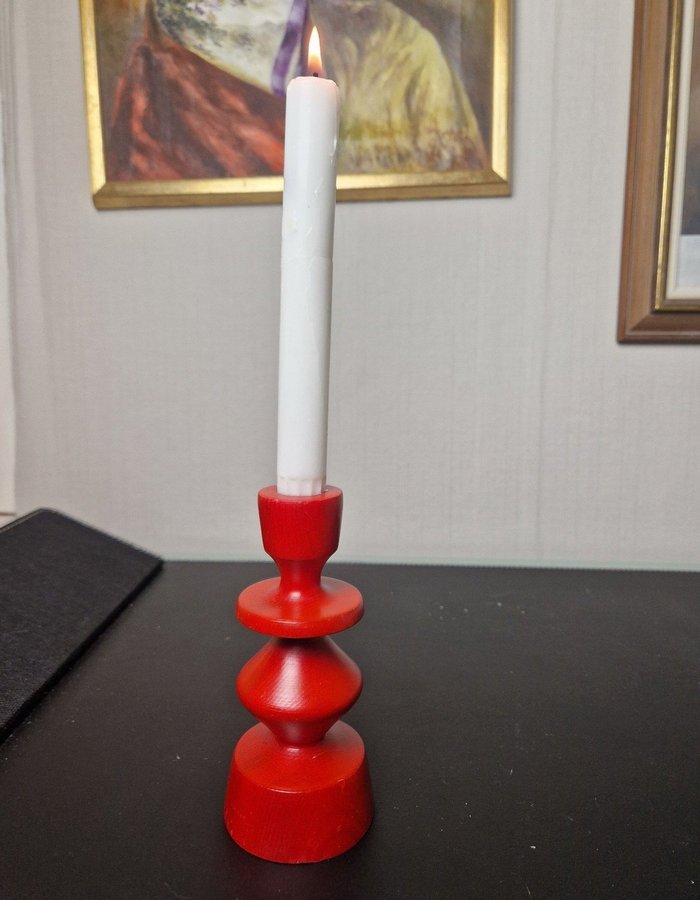 Ljusstake I trä röd Made in Sweden, 70-tal RETRO VINTAGE Lantligt JUL ADVENT