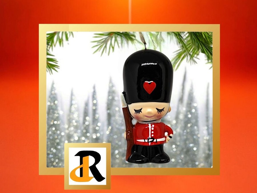 Rune Naito British King's Guard. Ceramic Figurine KAWAII Japan 5" julgranspynt