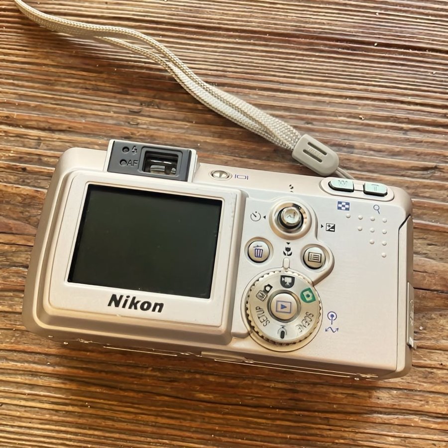 Nikon Coolpix 3700 Digital Camera - CCD