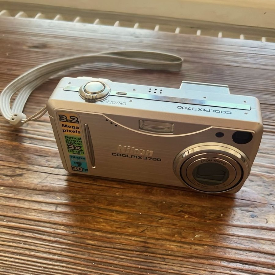 Nikon Coolpix 3700 Digital Camera - CCD