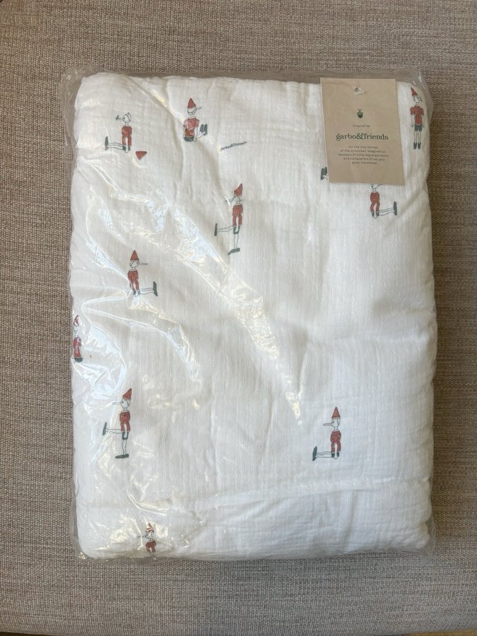 Garbo  Friends Muslin Swaddle Blanket pläd