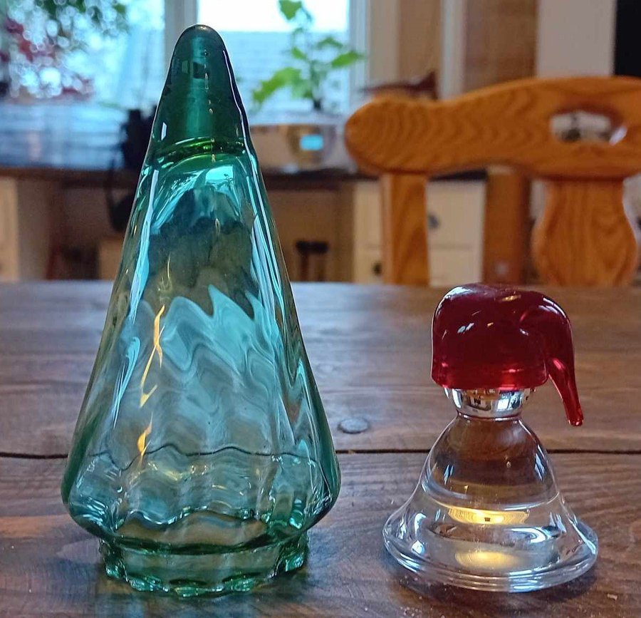 HADELAND GLASSVERK JULGRAN OCH TOMTE. SAMLAROBJEKT.