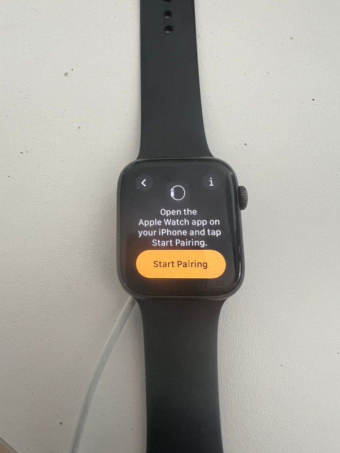 Apple Watch SE GPS 44mm Svart (nedre knapp strular)