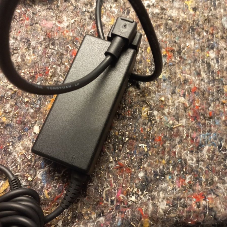 Dell Laptop Adapter / Reseladdare 65w