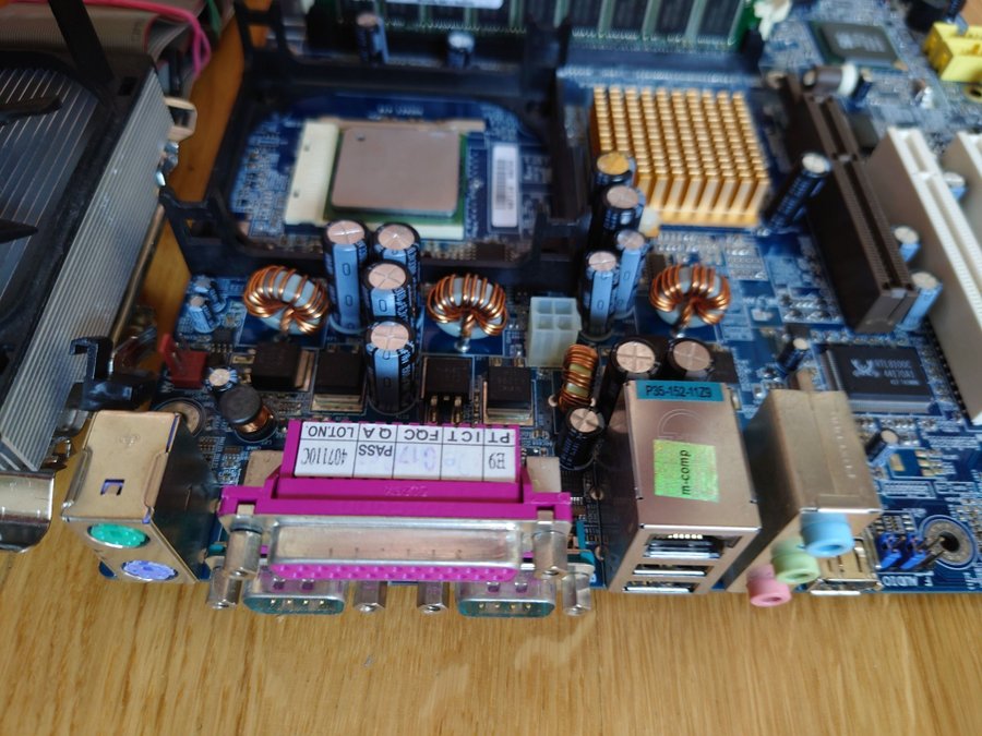 Gigabyte GA-8S648FXM2, socket 478,Intel Celeron 2.2 GHz, 4 GB RAM