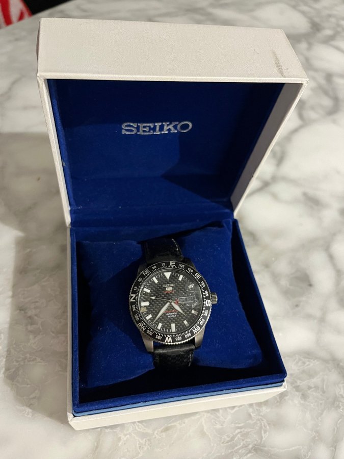 Seiko 5 Sports SRP719K1 Limited - Chronospride