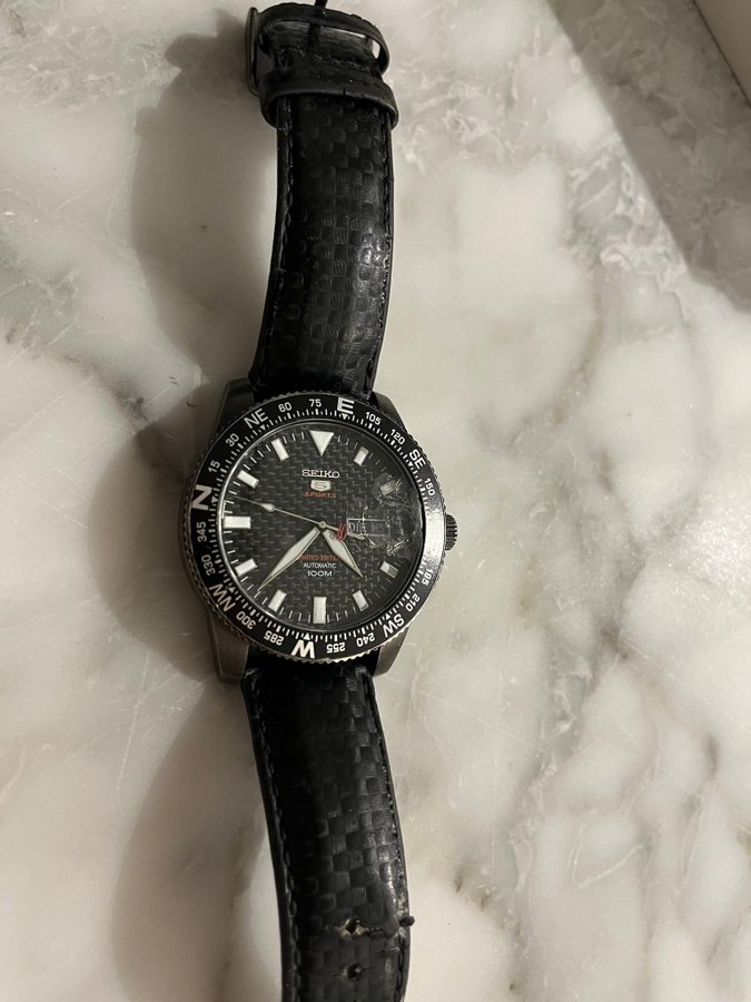 Seiko 5 Sports SRP719K1 Limited - Chronospride