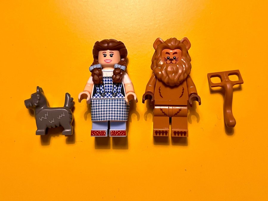 Wizard of Oz figurer Dorothy, Cowardly Lion  Toto (LEGO)