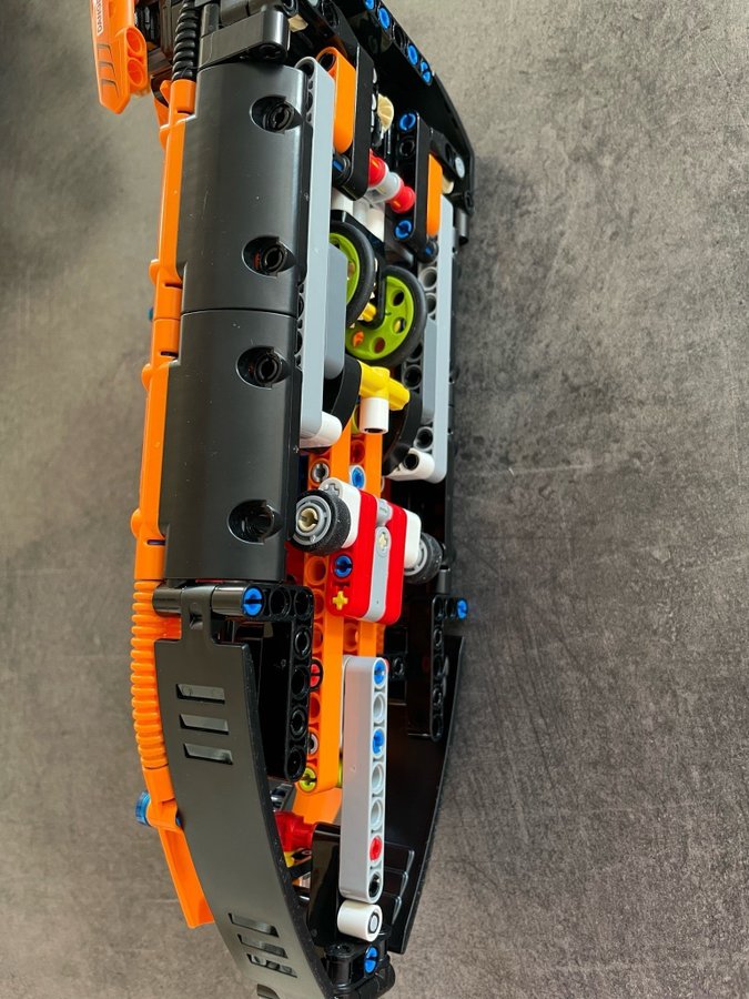 LEGO Technic 42120 Räddningshovercraft