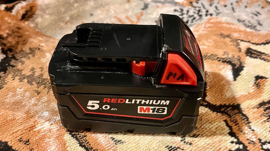 Milwaukee M18 batteri 5.0 Ah i mkt gott skick