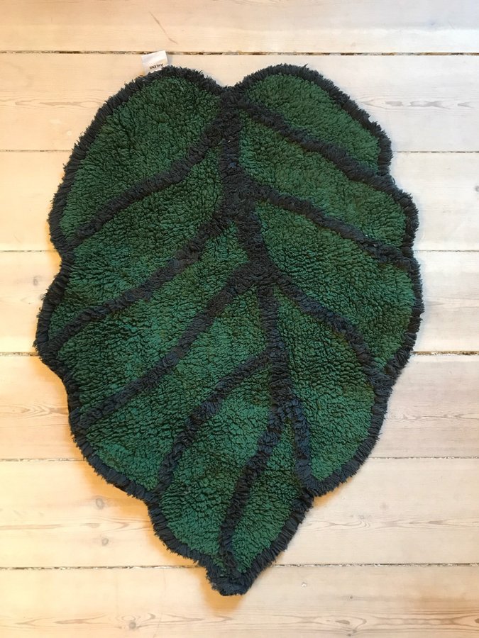 Leaf rug