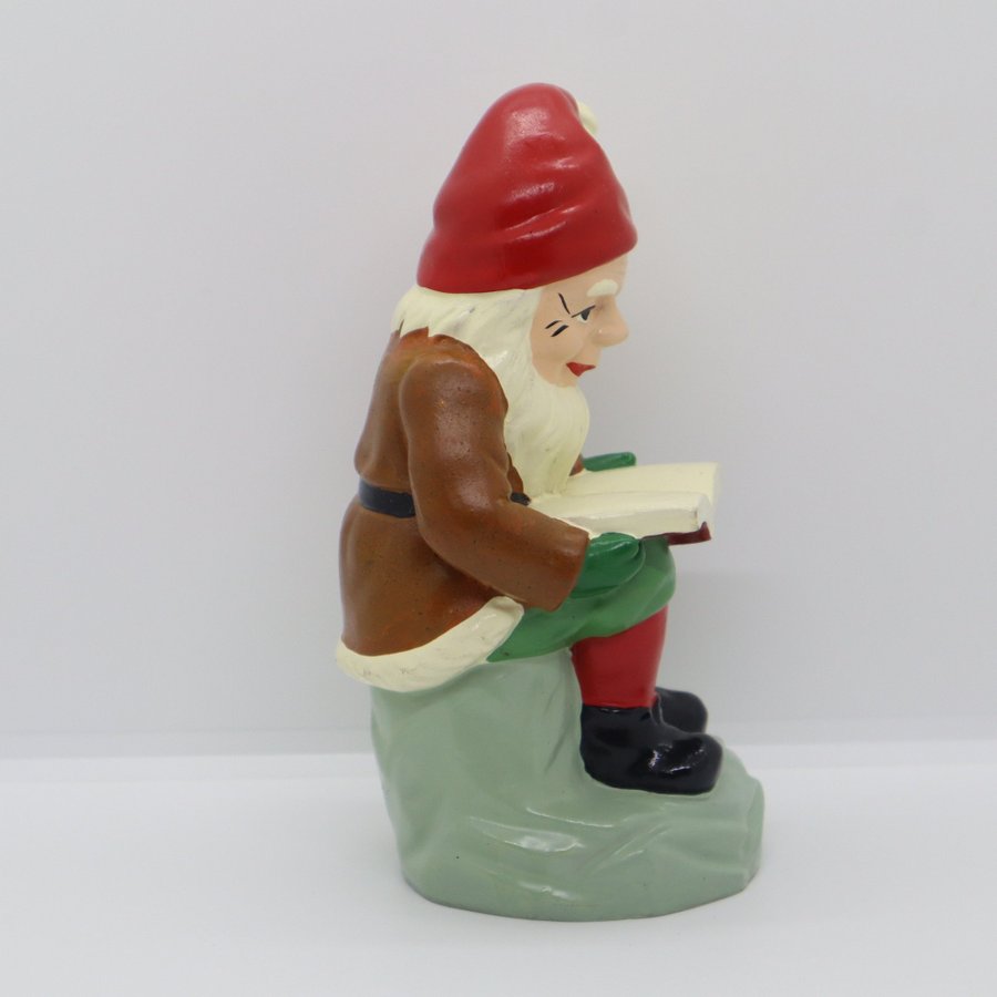 17cm Tomte som sitter och läser - Retro / Vintage