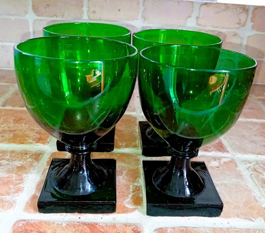 FYRA ST ANTIKA LIKÖRGLAS HOLMEGAARD VIKING GORM DEN GAMLE 1920-1950