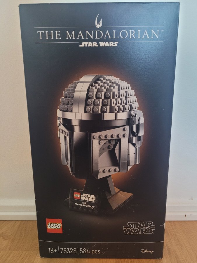 Oöppnad LEGO The Mandalorian hjälm