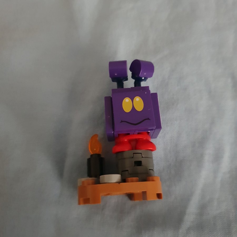 LEGO Mario 4 Ant Trooper