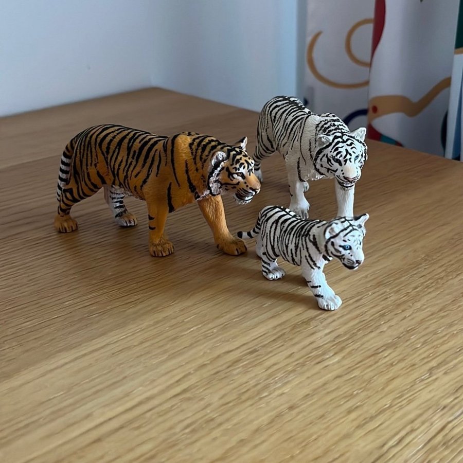 3 stycken leksaksdjur - tigrar (Schleich)