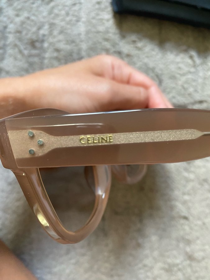 Celine solglasögon OVERSIZED MILKY HAZELNUT S002