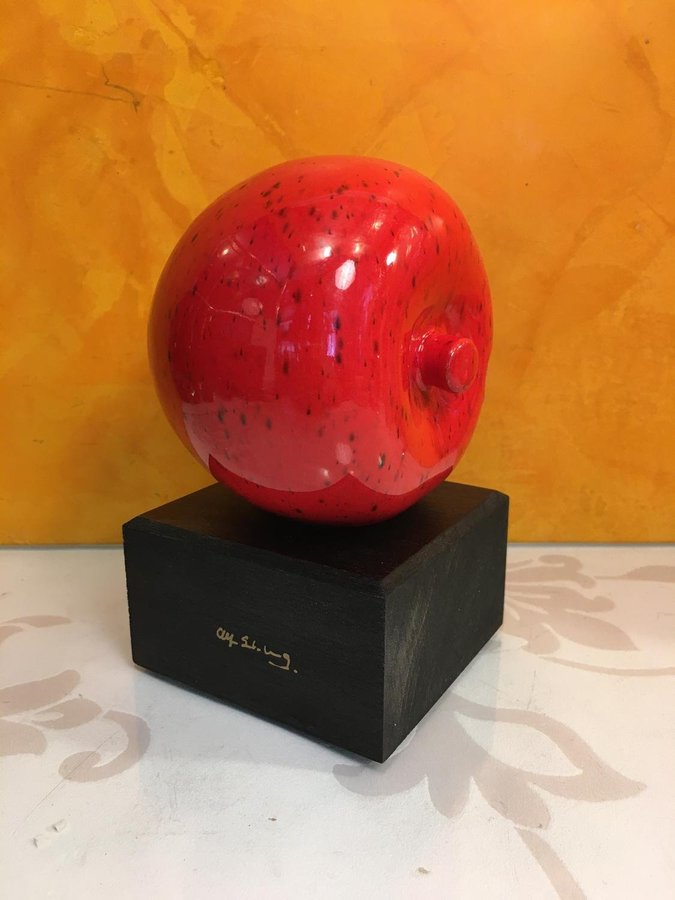 Alf Ekberg Atelje - Källna  skulptur i form av äpple