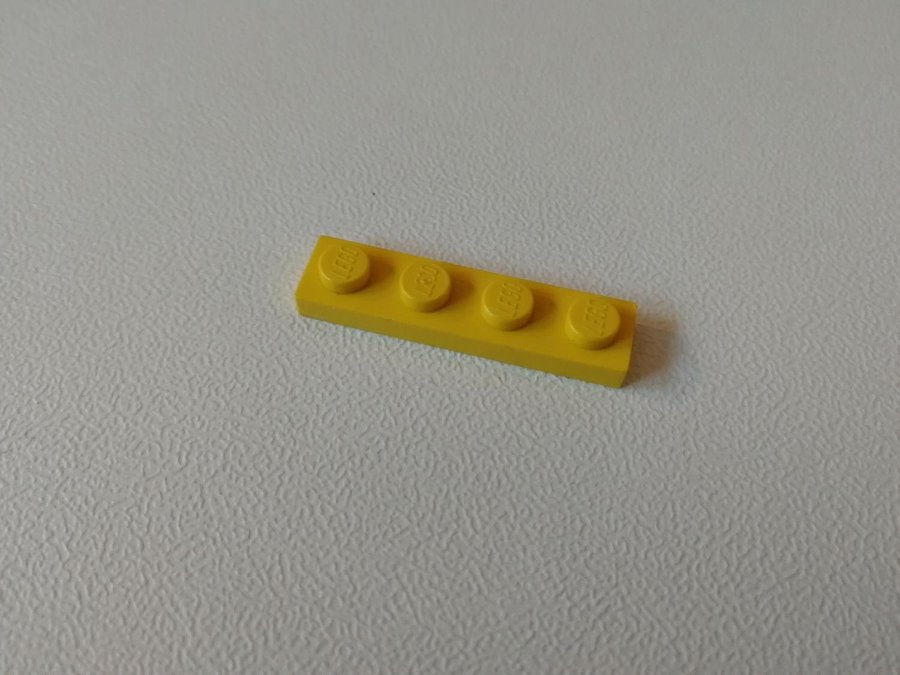 Lego - plate - platt - bas - 1x4 - part 3710 - gul