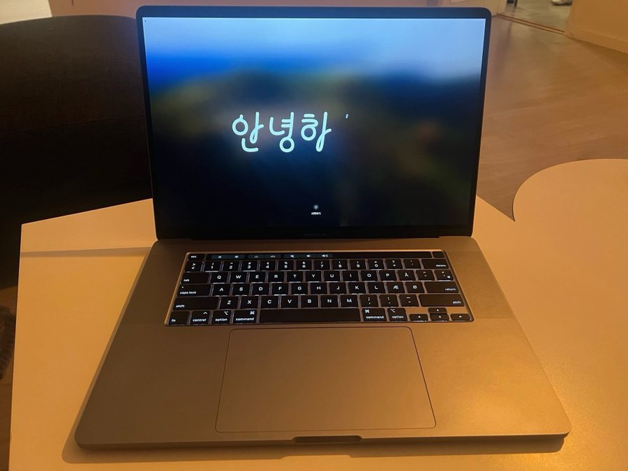 MacBook Pro 2019, 16"