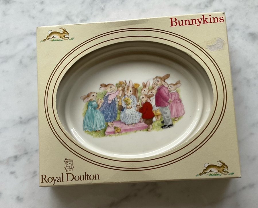 Bunnykins tavla i porslin/ Barntavla . Royal Doulton I originalförpackning