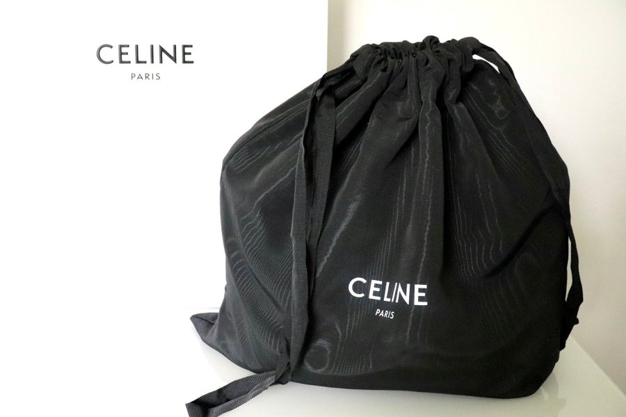 HELT NY oanvänd CÉLINE Mini Belt bag Black - Alla Tillbehör Medföljer!