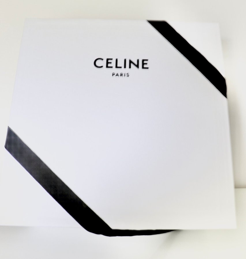 HELT NY oanvänd CÉLINE Mini Belt bag Black - Alla Tillbehör Medföljer!