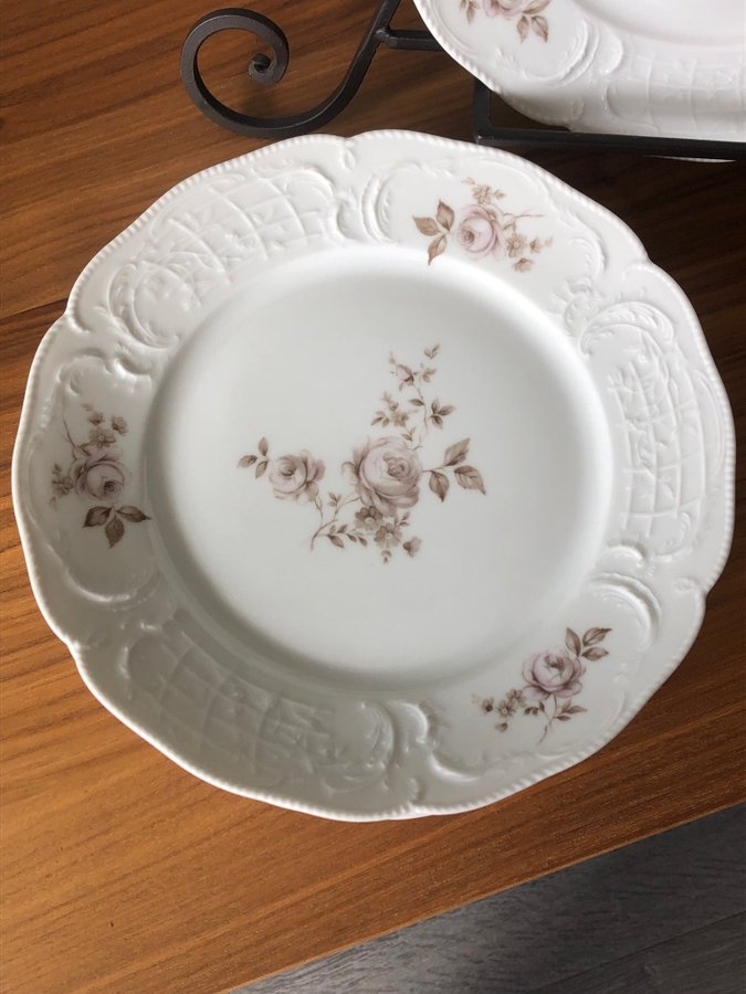 Förrättstallrikar Mellantallrik Sanssouci Rosenthal Puderrosa rosor Romantiskt