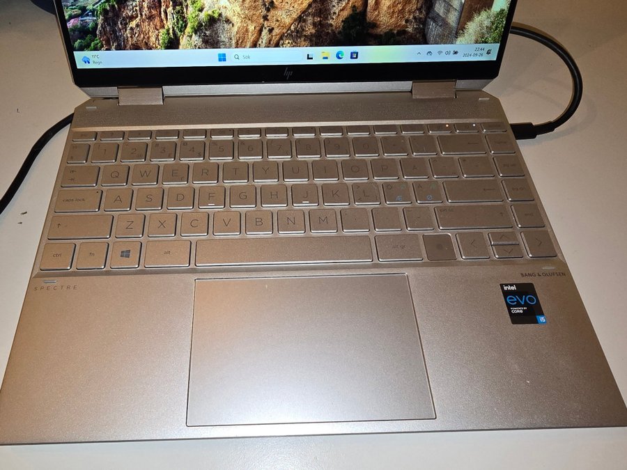 HP Spectre x360 i5-1135G7 8gb ram 1tb ssd win 11pro