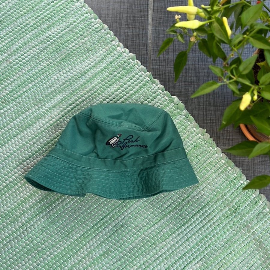 Vintage Peak Performance bucket hat storlek M