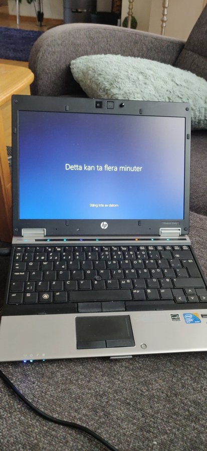 HP ElItebook 2540P-6 gb ram-160 gb disk-Intel i7 cpu